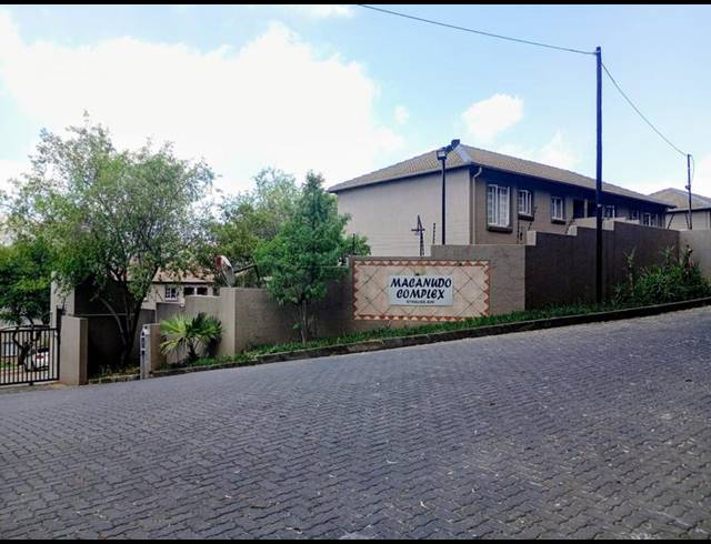 2 BEDROOM APARTMENT FOR SALE IN WILGEHEUWEL